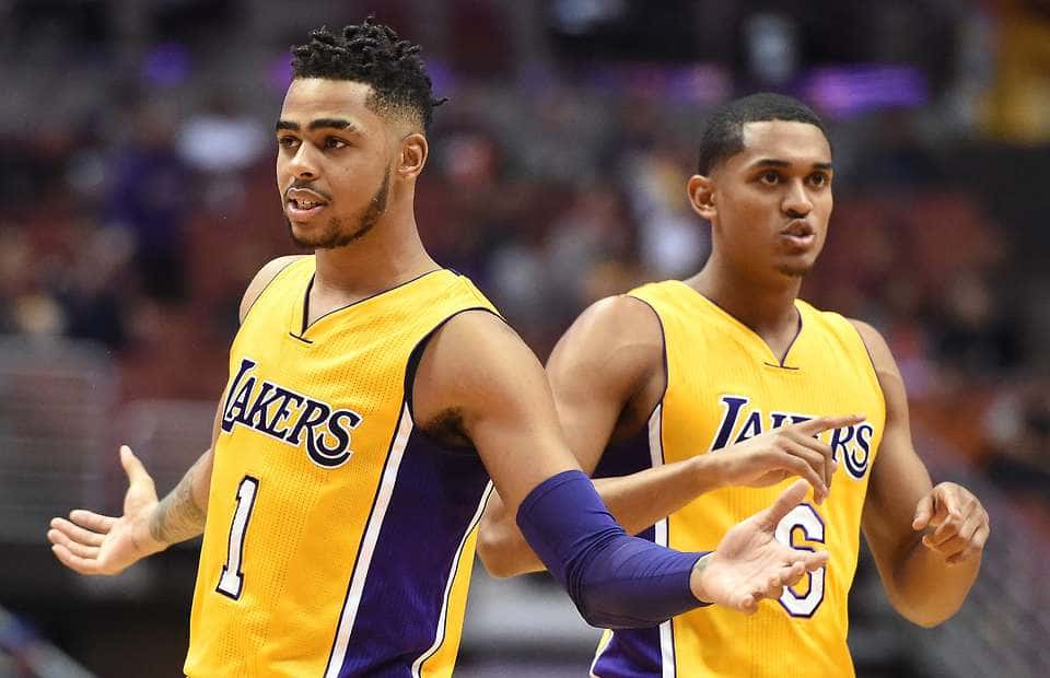 بسکتبال NBA؛ لوک والتون از دی آنجلو راسل تلاش بیشتری در فاز تهاجمی می خواهد