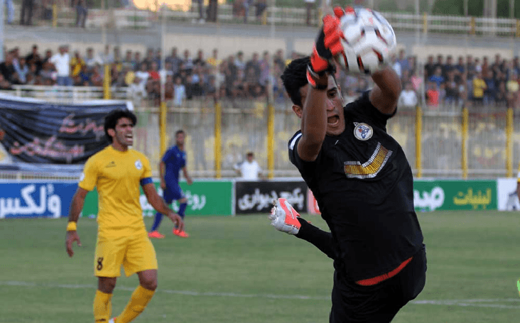  نفت مسجد سلیمان 3 - 2 ملوان؛ نفت 10 نفره ملوان را به آتش کشید