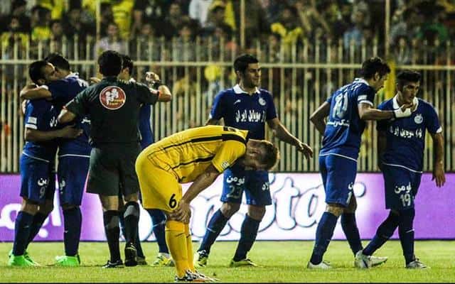 گاف جالب جواد خیابانی در دیدار استقلال و نفت