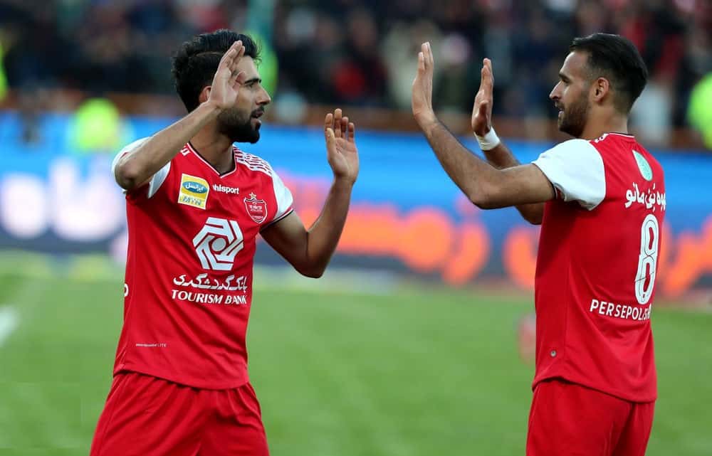 پرسپولیس دیر و اجباری تعویض کرد