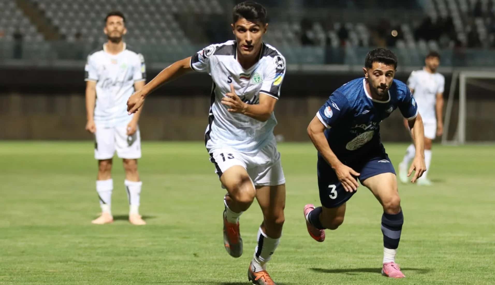 مهدی تارتار علاقمند به جذب مهدی مهدوی برای دفاع راست پرسپولیس