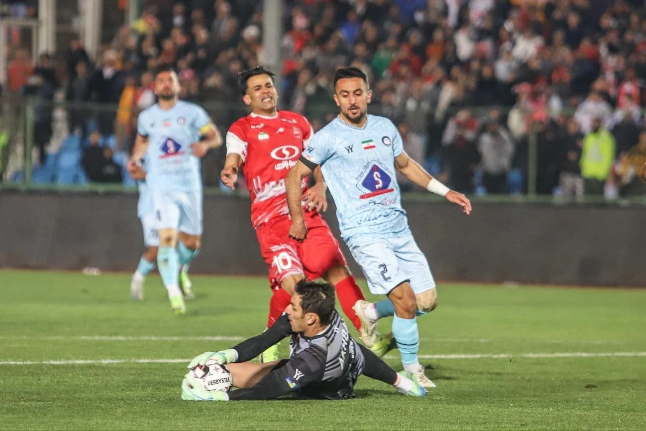 تارتار هنوز امیدوار است؛ علیرغم مخالفت فولاد، پرسپولیس همچنان درپی رزاق پور