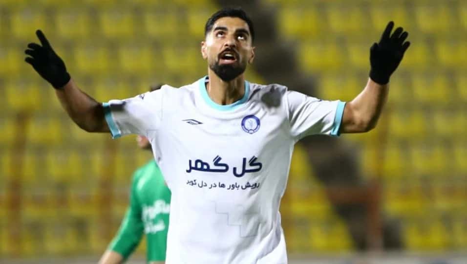 رضا اسدی به دنبال بازگشت به تراکتور یا سپاهان