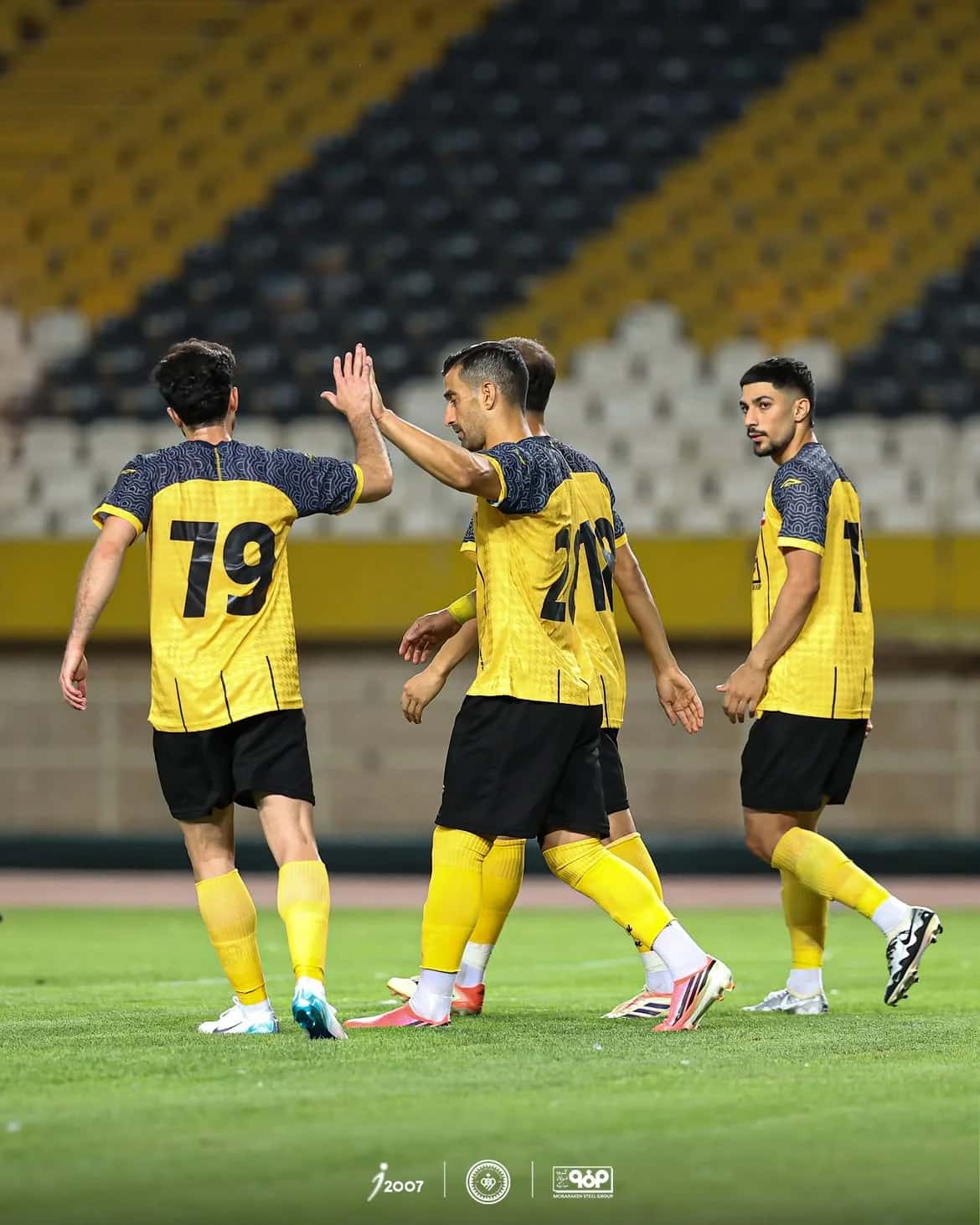 چادرملو 0-2 سپاهان؛ غروب تلخ اردکانیها در یزد؛ طلاییپوشان با درخشش حاجصفی فاتح میدان شدند