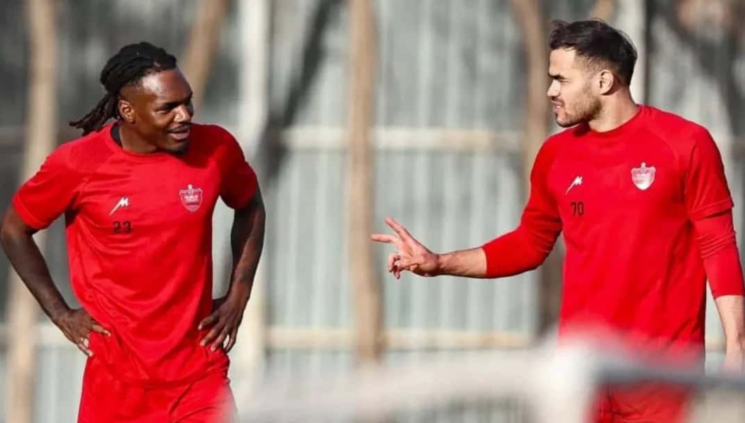 معمای اورونوف و بیفوما در پرسپولیس