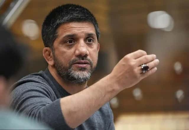 علیرضا دبیر: نظام باید تکلیف فوتبال را مشخص کند، اینطوری نمیشود! از جام جهانی بالا نرفتیم و ناراحتیم