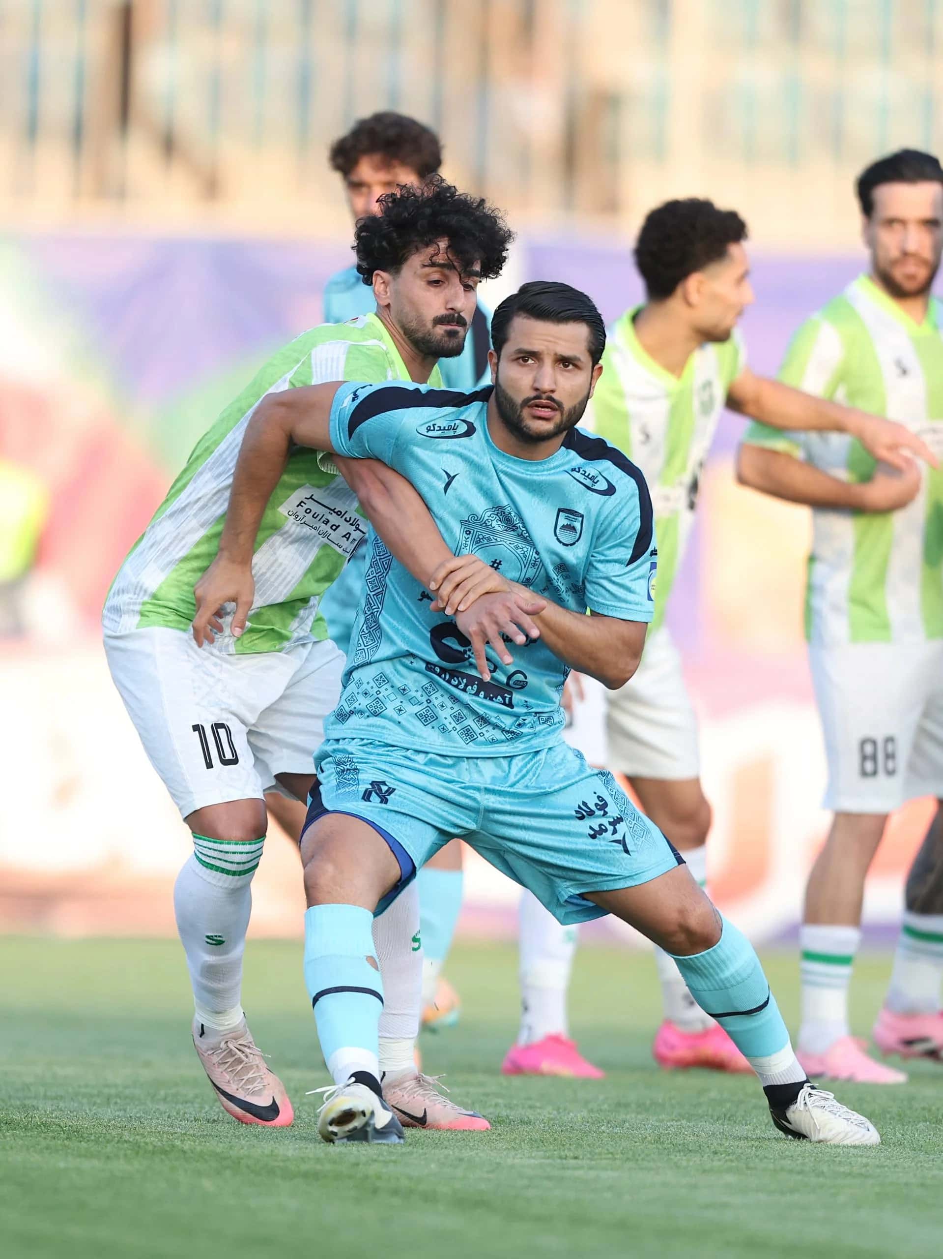 چادرملو 2-2 خیبر؛ درخشش تورس و دو بازگشت برای آبیهای میزبان؛ لرتباران در حفظ پیروزی ناکام بودند