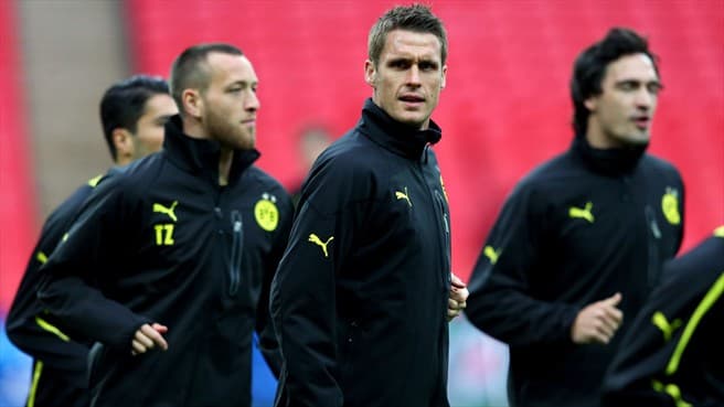 Sebastian Kehl of Borussia Dortmund (C) during a training session ahead of the UEFA Champions League final against FC Bayern München