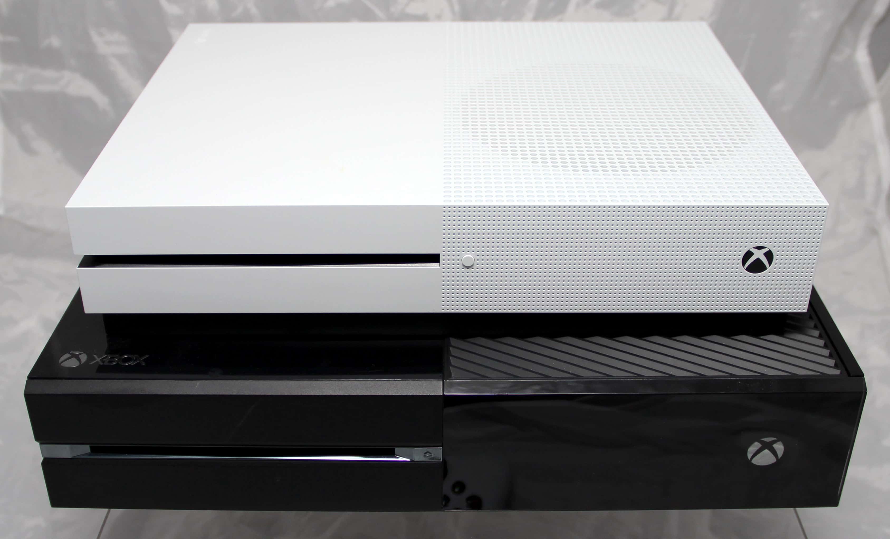 برای سومین ماه متوالی فروش XBOX ONE از PS4 در آمریکا پیشی گرفت.