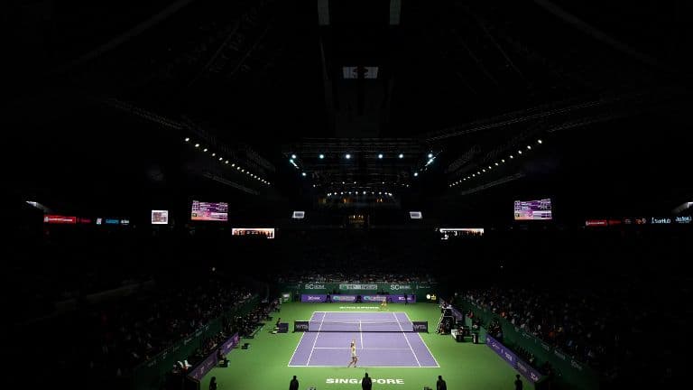 مسابقات فینال 2016 تور WTA؛ برنامه روز اول مسابقات؛ کربر رو در روی سیبولکووا، هالپ برابر کیز