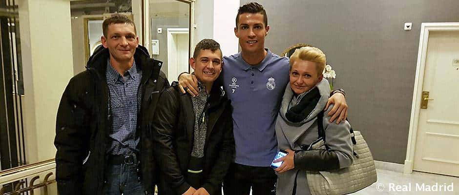 ملاقات دوباره رونالدو و نوجوانی که با گلزنی CR7 از کما درآمد!