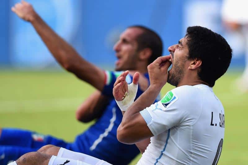 گاز گرفتن کیه لینی - جام جهانی برزیل