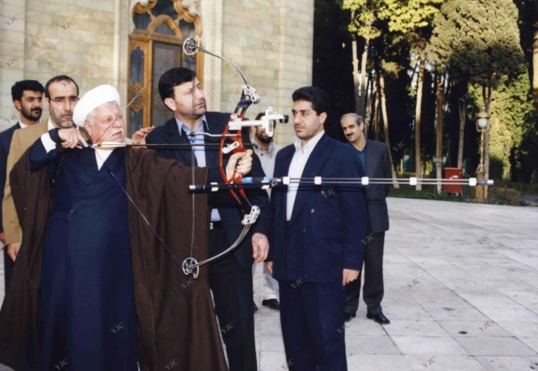تیراندازی با کمان - تشخیص مصلحت نظام