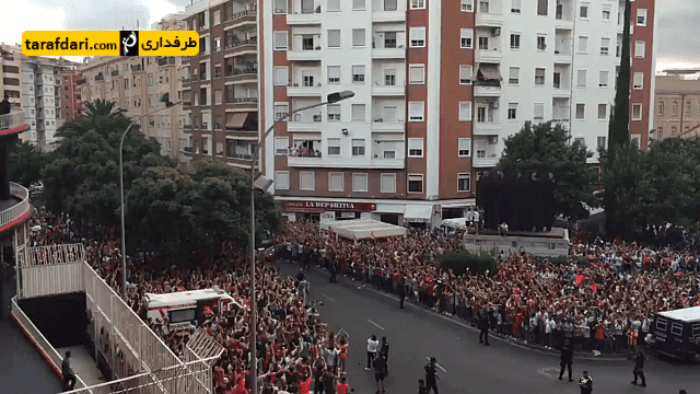 ویدیو؛ استقبال پرشور هواداران والنسیا از اتوبوس تیمشان پیش از بازی با موناکو