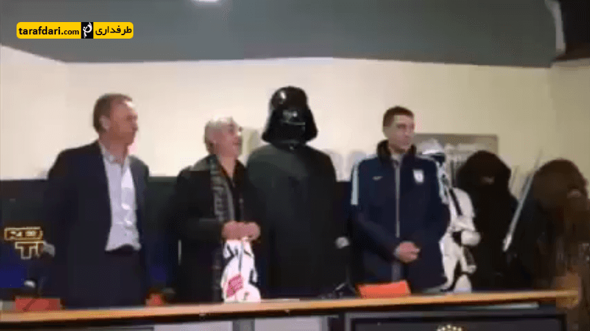 ویدیو؛ وقتی یک باشگاه مکزیکی بازیکن جدید خود را با ظاهر کاراکتر فیلم star wars معرفی می کند