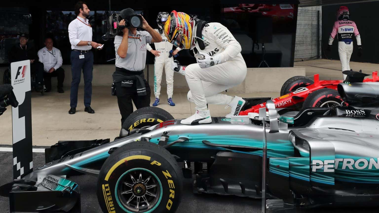 Lewis Hamilton -تیم فرمول یک مرسدس بنز - مسابقات فرمول یک