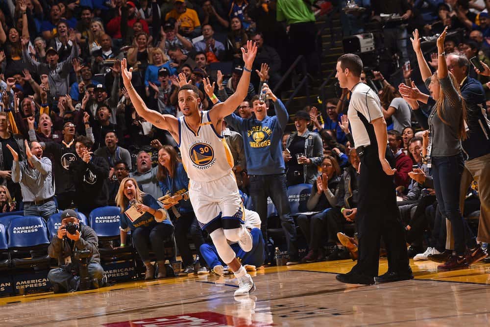 بسکتبال NBA - بازی های بسکتبال NBA - کلیولند کاوالیرز - لبران جیمز - کلی تامسون - گلدن استیت وریرز