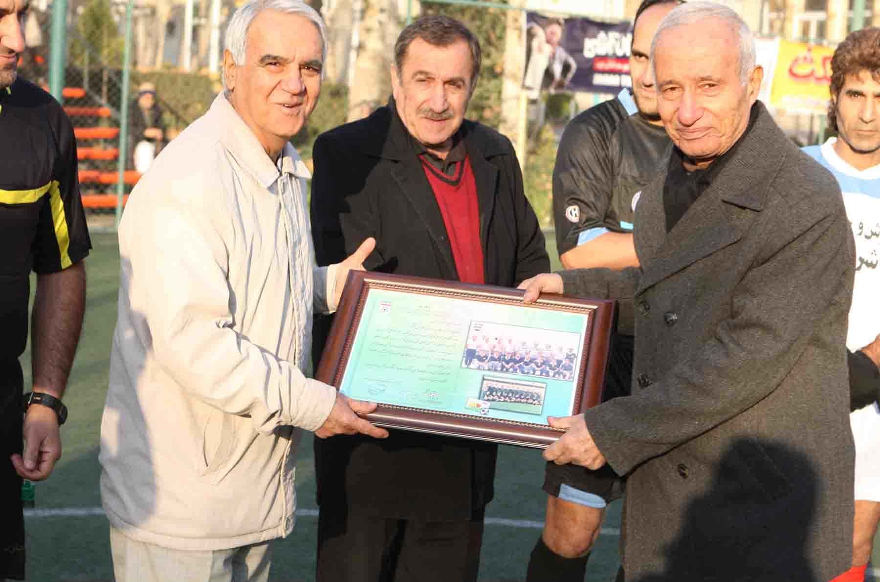 خوشخوان: تنها اشتباه صالحی نزدیکی بیش از حد به صحنهها بود