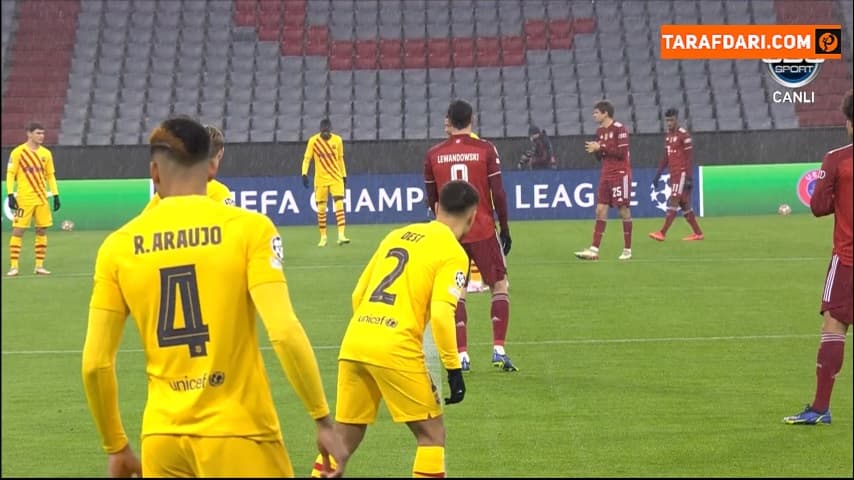 خلاصه بازی بایرن مونیخ 3-0 بارسلونا (لیگ قهرمانان اروپا - 2021/22)