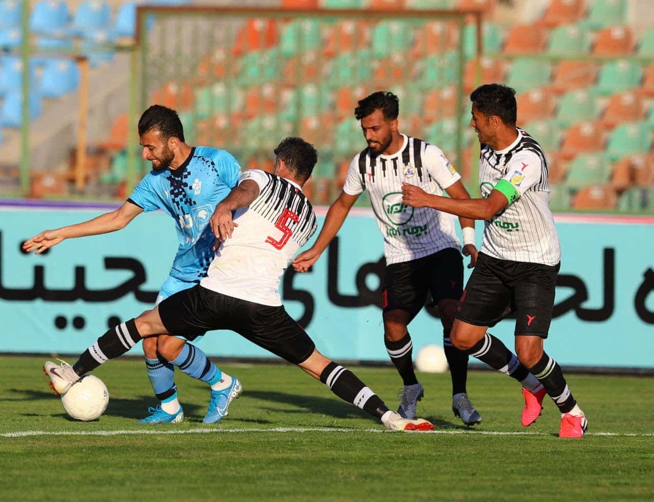 پیکان 0-0 نفت مسجد سلیمان / تساوی بدون گل در سکوت و بی خبری