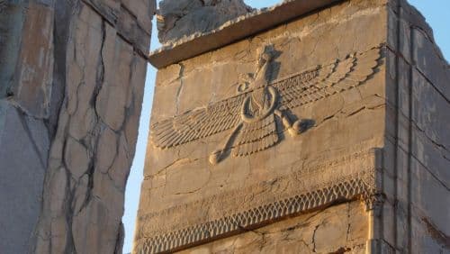 سخنان بزرگان درباره کوروش کبیر