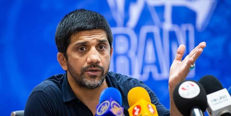 دبیر: حرف هایم برای تغییر اعضای هیات اجرایی بود؛ مثل برخی نیستم که با هر کس وزیر شد، ببندم