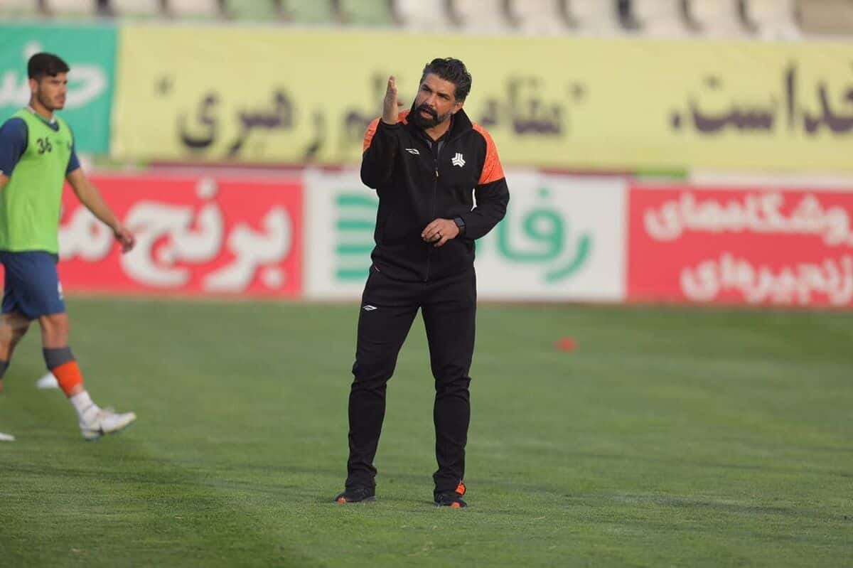 پیروز قربانی: پیشنهادی از استقلال ندارم