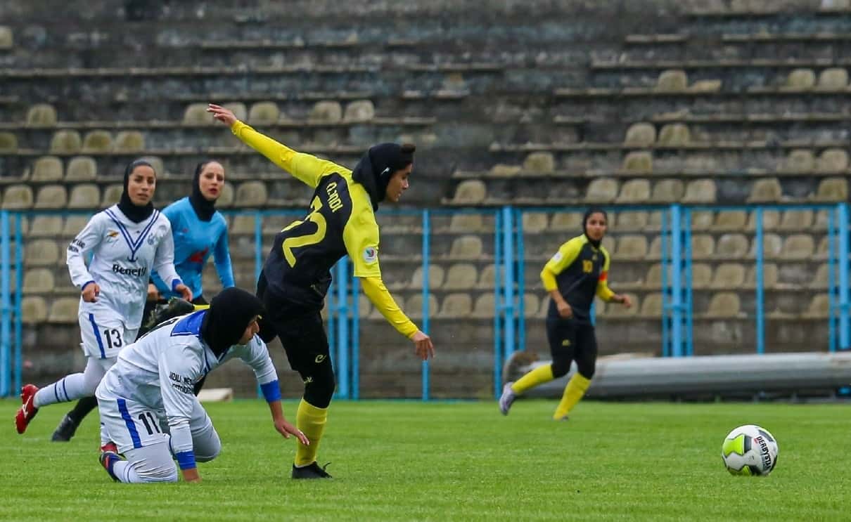 فوتبال بانوان؛ تیم زارع باتری سنندج 3-0 بازنده شد