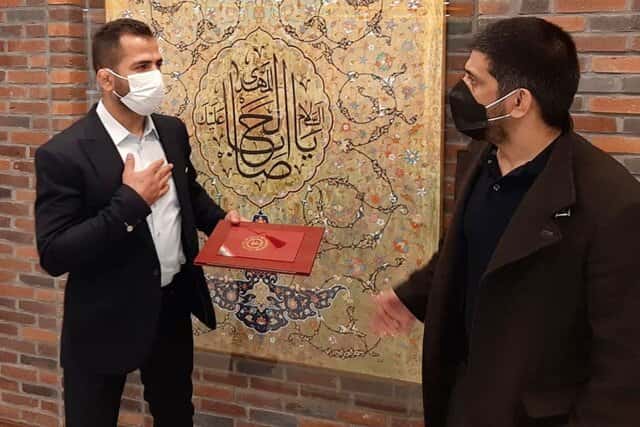حمله بیسابقه آقای مشاور به رئیس فدراسیون کشتی؛ نوروزی: دبیر برای چسبیدن به میز ریاست دست به هر کاری میزند