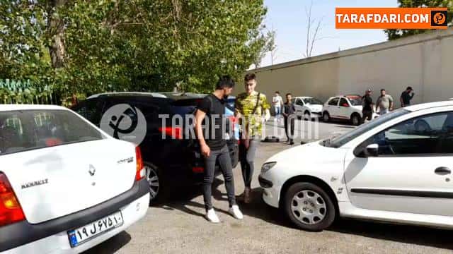 ورود محمد حسینی، بازیکن جدید استقلال به محل تمرین این تیم / فیلم