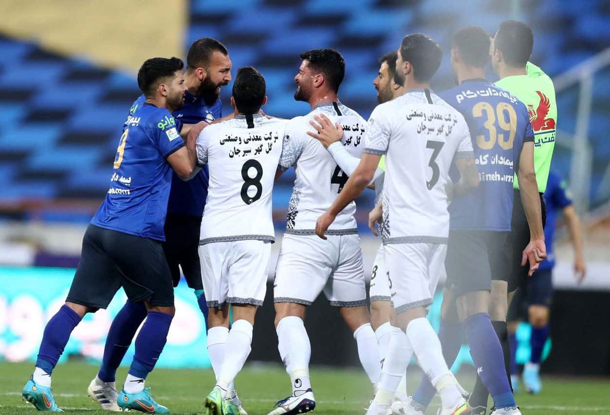 سازمان لیگ شکایت استقلالی ها را شنید