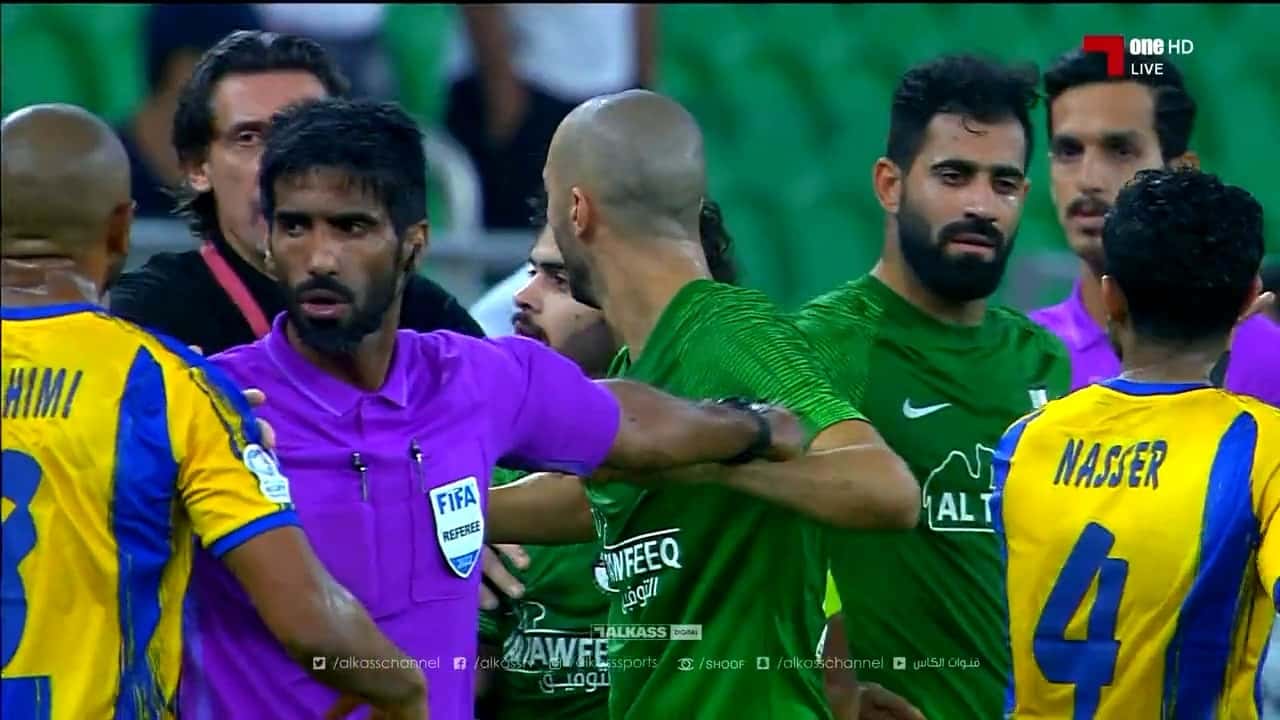بازی جنجالی الاهلی - الغرافه؛ شجاع خلیل زاده و استراماچونی اخراج شدند