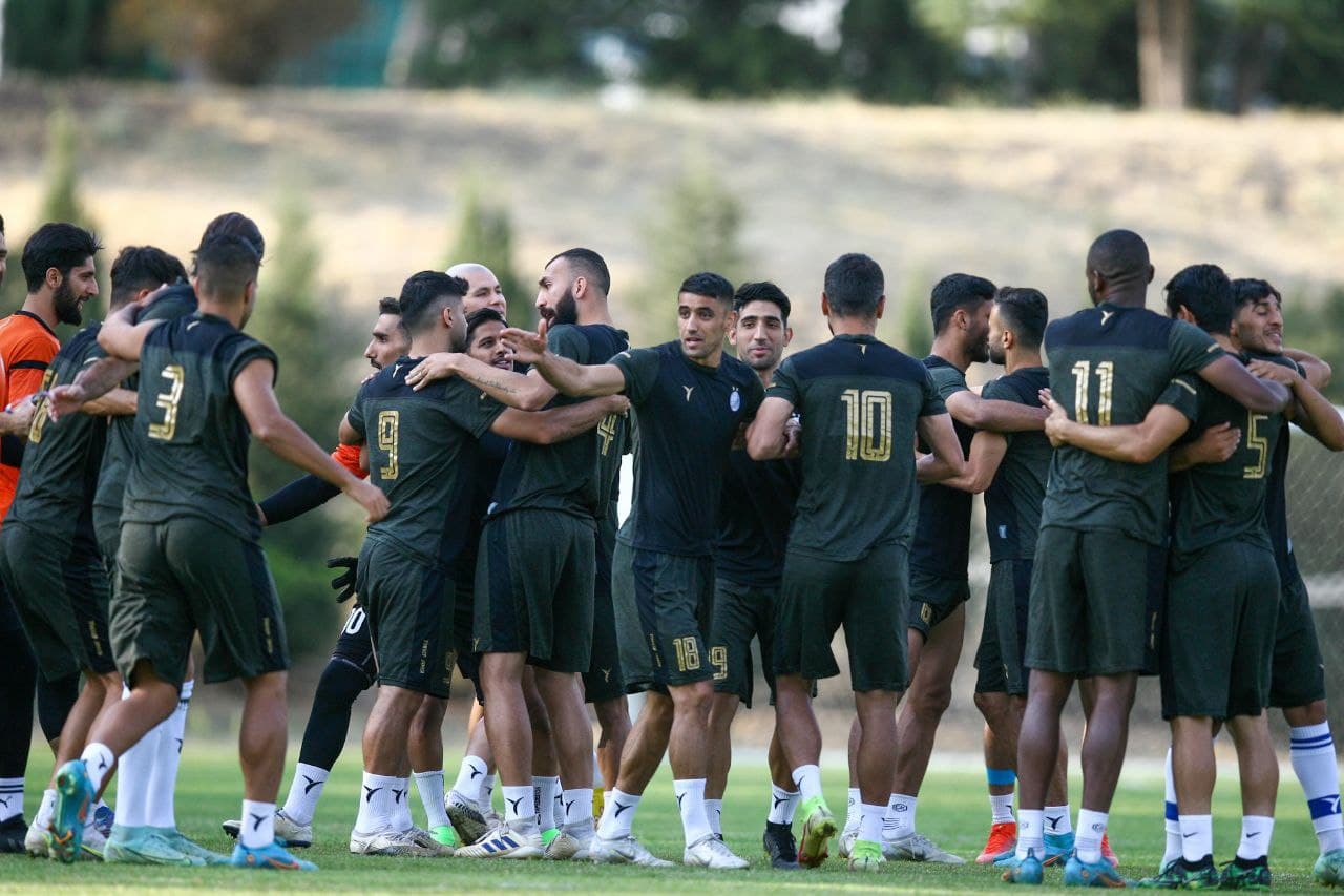 پوستر استقلالی ها برای بازی مقابل نساجی