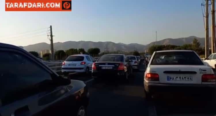 ترافیک بلوار غربی استادیوم آزادی کمتر از دوساعت مانده به شروع دیدار پرسپولیس تهران و فولاد خوزستان / فیلم