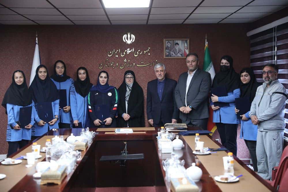 دیدار بانوان مدالآور وزنهبرداری و دوومیدانی با وزیر ورزش