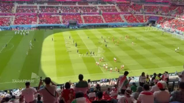 ایران - ولز / ورود تیم داوری به زمین؛ جایگاه تیفوسی های ولز پر شد / فیلم