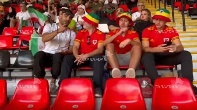 گفتگو با هواداران ولز در ورزشگاه: کارمان بسیار سخت است اما باید صعود کنیم / فیلم