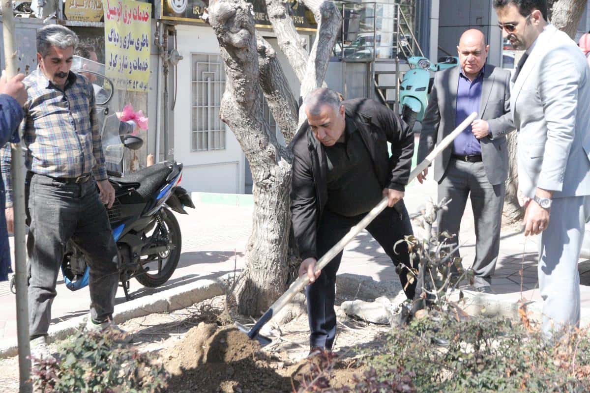 مراسم روز درختکاری در سازمان لیگ فوتبال