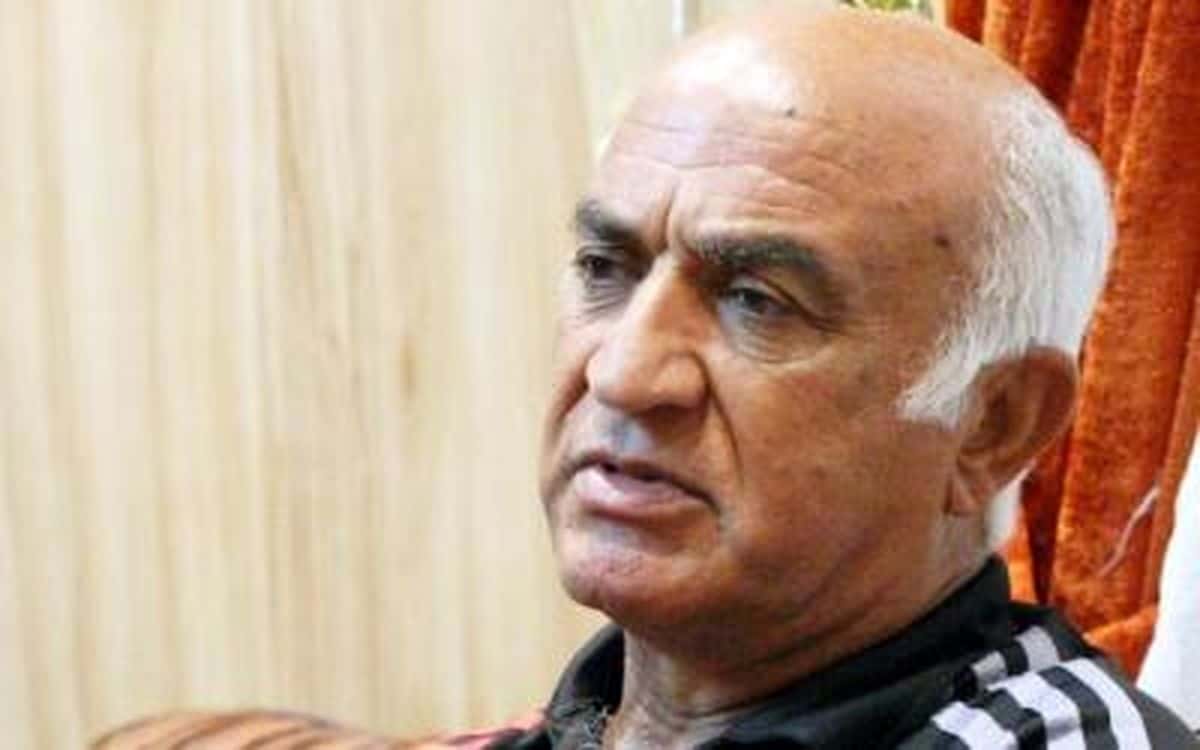 ناصر ابراهیمی: پرسپولیس زیبا بازی نمیکند / جنگ قهرمانی بین سرخابی هاست