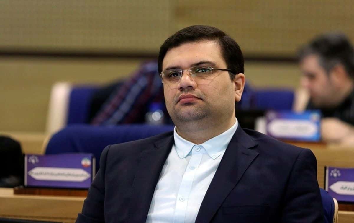 کریم منصوری: مگر در فوتسال قحط الرجال است؟/ اصولی با چه رزومه موفقی مدعی ریاست سازمان لیگ است؟!