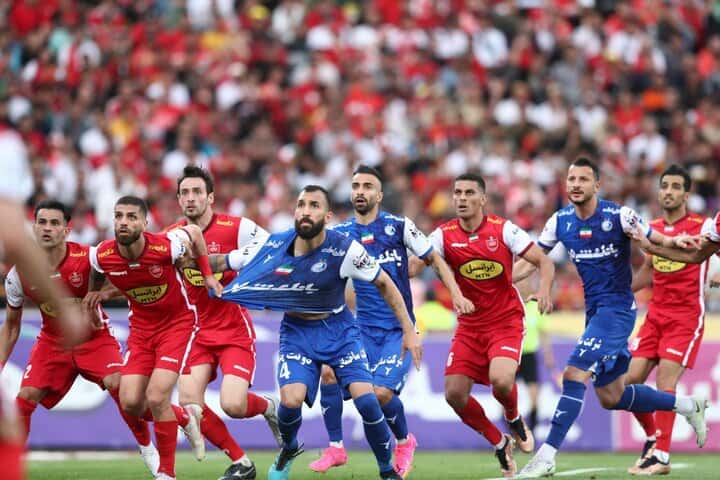 پرسپولیس برای اولین بار از استقلال پیشی می گیرد؟