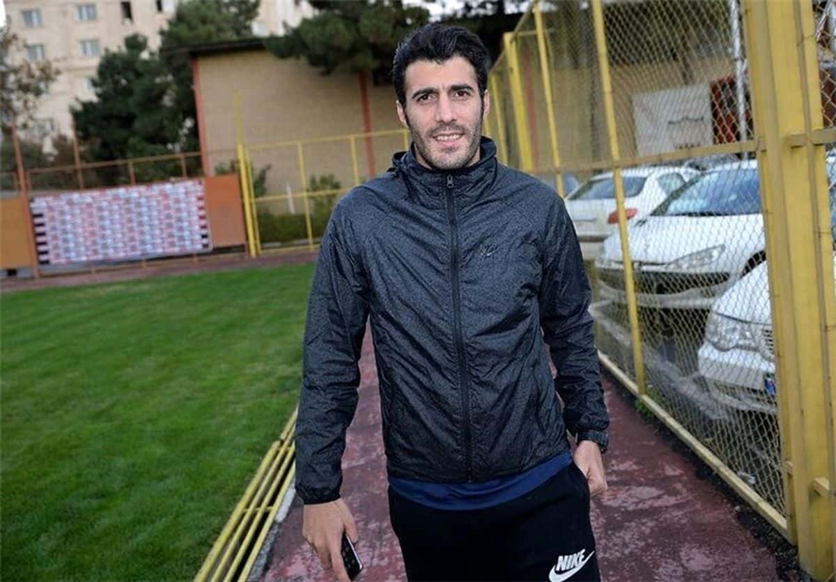 رضا نورمحمدی: پرسپولیس جامهایش را داخل چمن میگیرد نه با بیانیه نویسی!