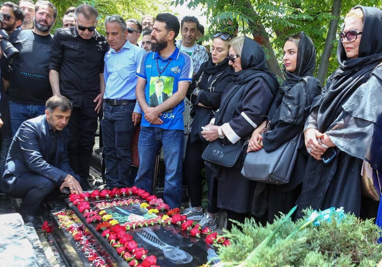 حضور حجت کریمی در سالگرد ناصر حجازی