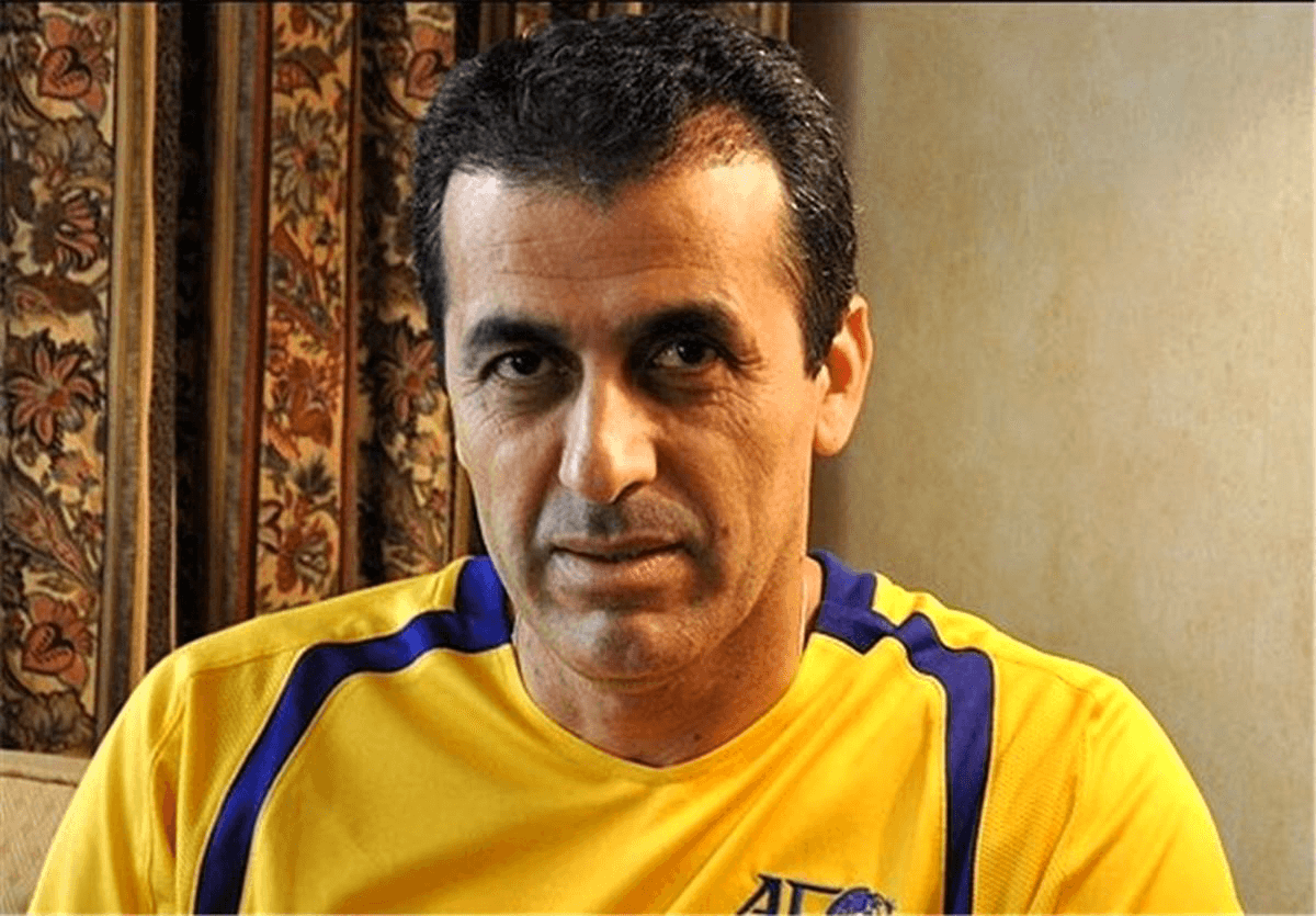 نظارت مسعود مرادی در یکی از بازی های لیگ فوتبال کویت