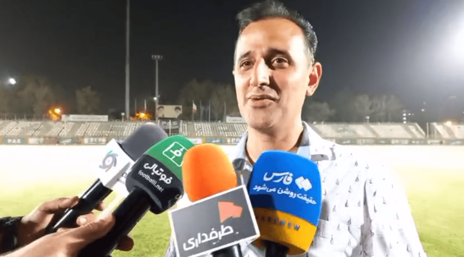 محمدرضا ابوالفضلی: وحید امیری چون سنش بالاست، نباید بازی کند؟ / نمیدانم چرا خلاف فیفا عمل میکنیم