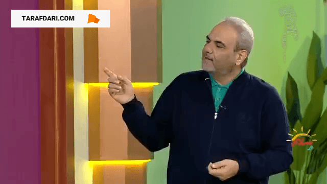 واکنش جواد خیابانی به جا به جایی عجیب تجهزات var در اصفهان / فیلم