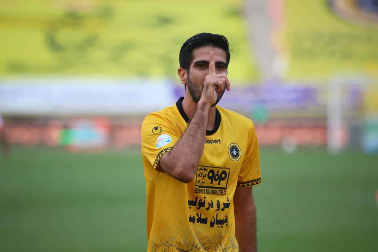 محمدرضا حسینی از سپاهان جدا شد + عکس