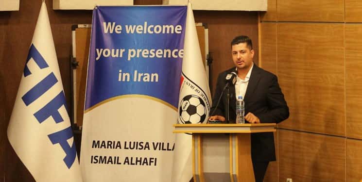 رییس دپارتمان داوری: هر داوری بین 2 نیمه از تلفن همراه استفاده کند برخورد میکنیم
