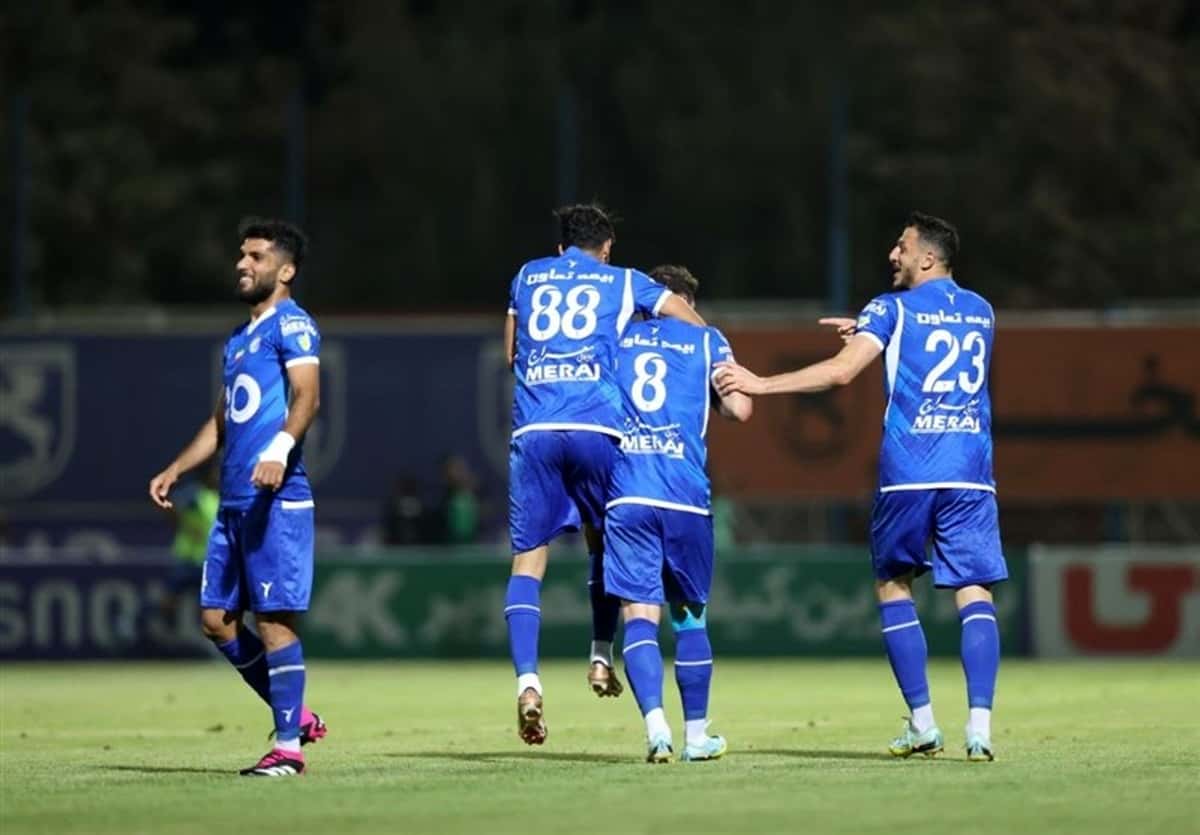 استقلال بر اساس حروف الفبا صدرنشین است!