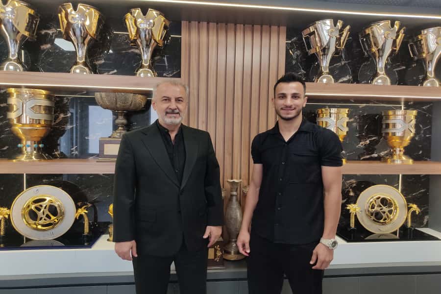علیرضا خدادادی با پرسپولیس تمدید کرد